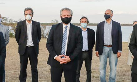 El Presidente Fernández y Meoni firmaron el Acuerdo Federal de la Hidrovía junto a gobernadores