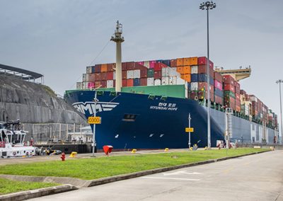 Canal de Panamá recibe tránsito inaugural del portacontenedor Hyundai Hope