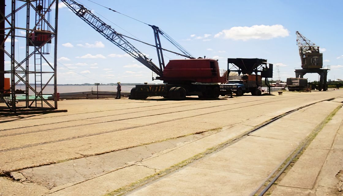 Autorizan la utilización de 2000 metros cuadrados en el Puerto de Paysandú, Uruguay, para almacenaje de contenedores