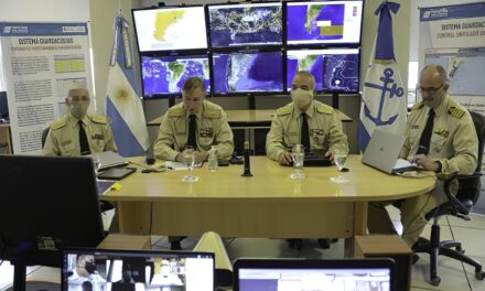 Prefectura Naval Argentina y la Autoridad Marítima de Ecuador hablan sobre la pesca ilegal