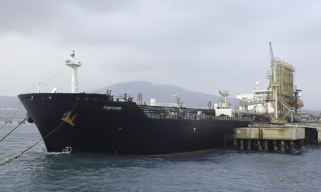 Aprueban el plan de la ONU para evaluar el petrolero en descomposición frente a Yemen