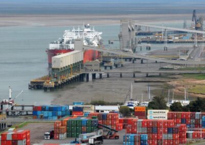 ¿Puede el puerto de Bahía Blanca llegar a ser un hub oceánico?