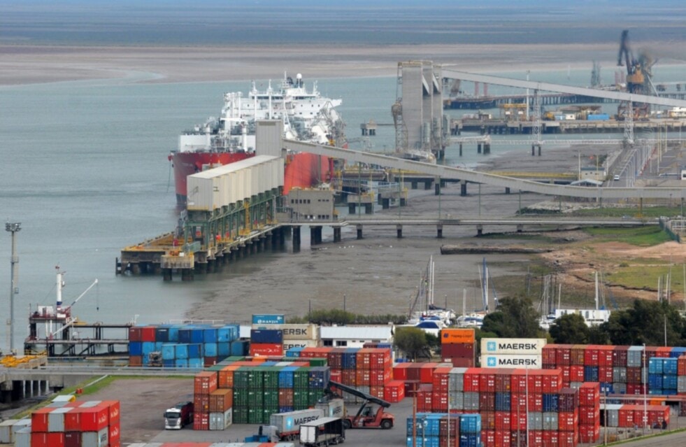 ¿Puede el puerto de Bahía Blanca llegar a ser un hub oceánico?