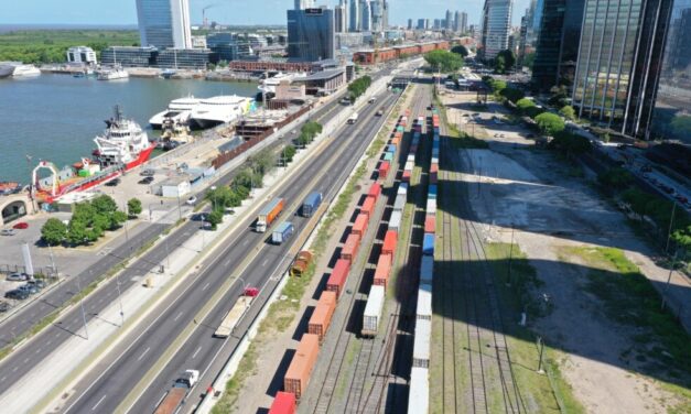 Puerto Buenos Aires exportó alfalfa santiagueña a arabia saudita