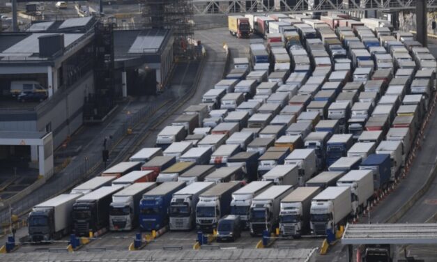 Caos en el puerto inglés de Dover en vísperas del Bretix