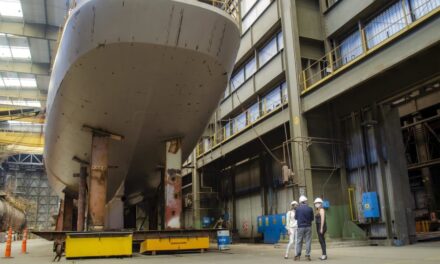 Visitas de autoridades de Astilleros ARMON, Defensa e INIDEP