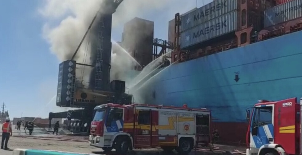 Se incendio una grúa en el Puerto de Buenos Aires