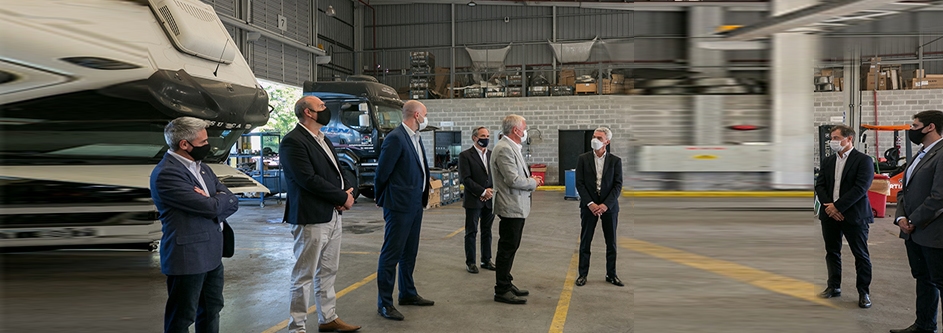 Meoni recorrió  las instalaciones de Volvo en Moreno