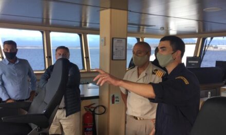 El nuevojefe de la Prefectura Mar del Plata visito buques del INIDEP