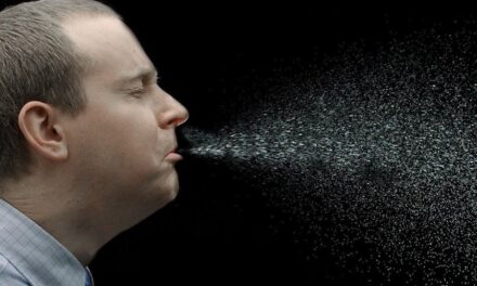 Coronavirus: especialistas explican por qué hay que usar barbijo y mantener distancia al aire libre