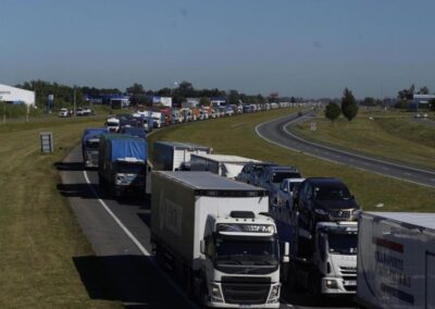 Transportistas autoconvocados  restringen el ingreso a las terminales portuarias del Gran Rosario