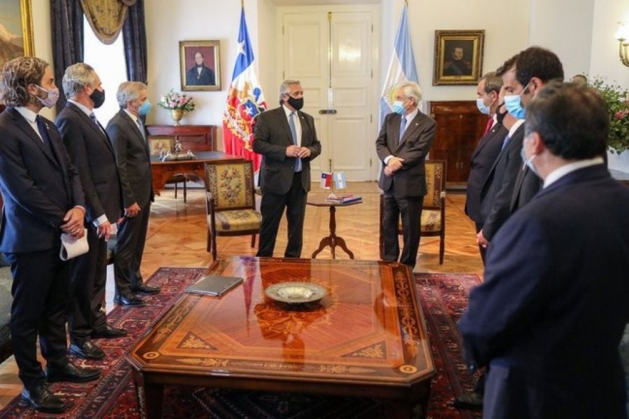 Argentina firmó con Chile proyecto de cable submarino de ARSAT