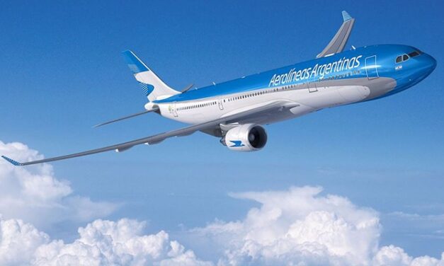 Un total de 16 aerolíneas se unieron a UNICEF para distribuir la vacuna en el mundo