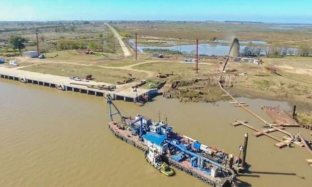 Puerto Ibicuy avanza como nodo fluvial para el transporte de arena silícea a Vaca Muerta