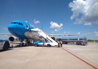 Partió un vuelo de Aerolineas a buscar vacunas China