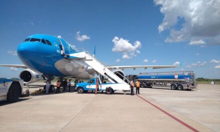 Partió un vuelo de Aerolineas a buscar vacunas China