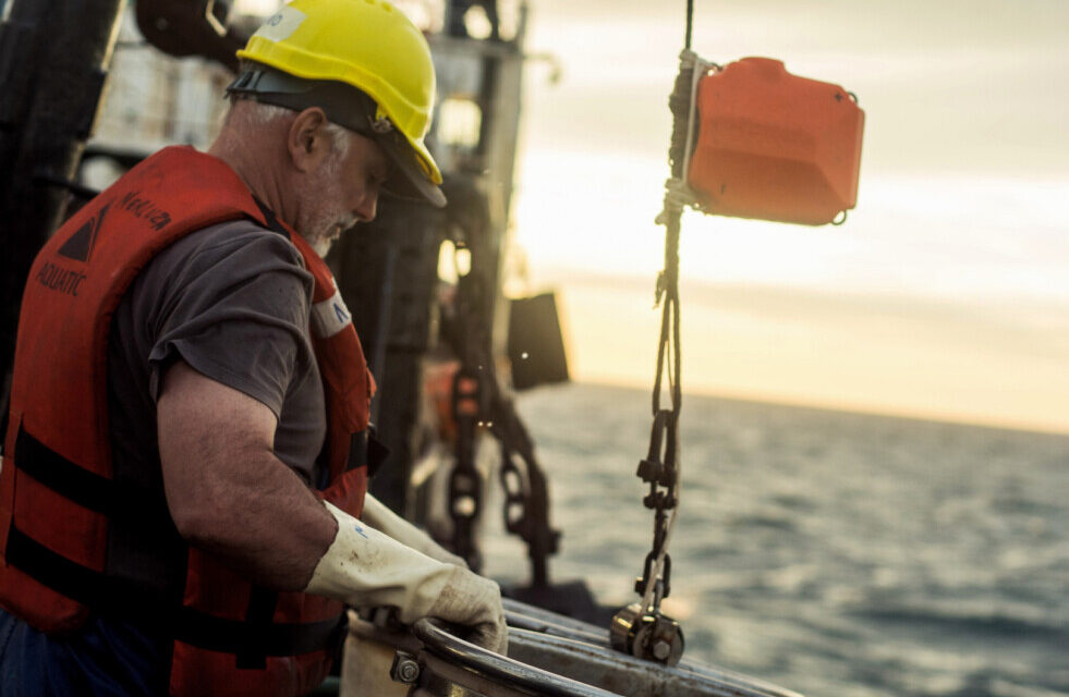 El INIDEP y el IFOP de Chile firman un convenio que promueve la investigación y el manejo sustentable de los recursos marinos de ambos países