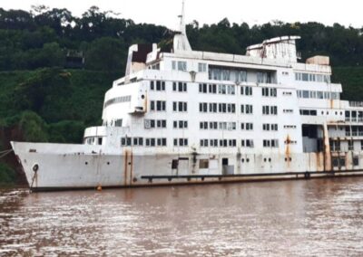 Proyectan instalar un hotel casino flotante en las aguas del río Paraná