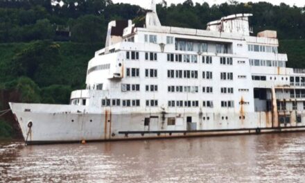 Proyectan instalar un hotel casino flotante en las aguas del río Paraná