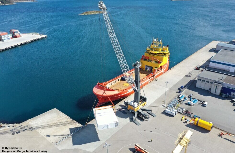 El puerto de Karmsund encarga otro LHM 550 para la terminal de carga Haugesund en Husøy, Noruega