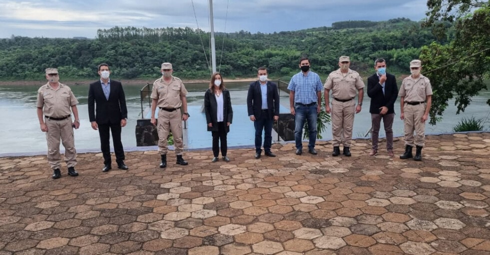 La ministra de Seguridad presenció un importante operativo de la Prefectura