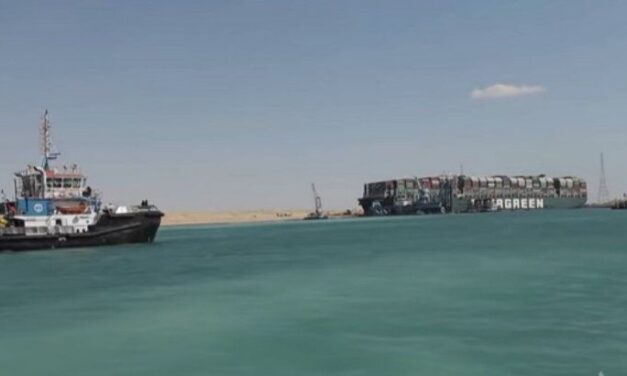 El Ever Given ya no bloquea el Canal de Suez y se reanuda el tráfico marítimo