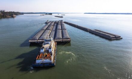 Concretan importante inversión para logística naviera en hidrovía Paraguay-Paraná