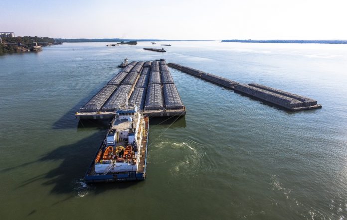 Concretan importante inversión para logística naviera en hidrovía Paraguay-Paraná
