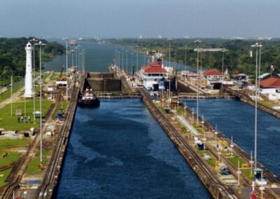 Administrador del Canal de Panamá comenta sobre la cadena de suministro global, el tráfico récord del 2021 e inversiones hasta 2030