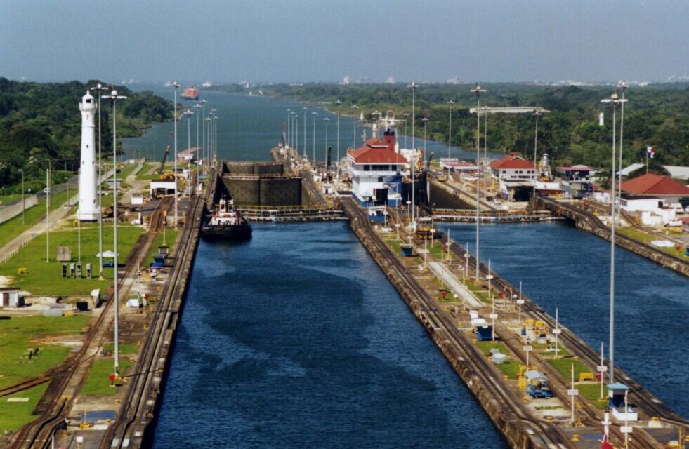 Administrador del Canal de Panamá comenta sobre la cadena de suministro global, el tráfico récord del 2021 e inversiones hasta 2030