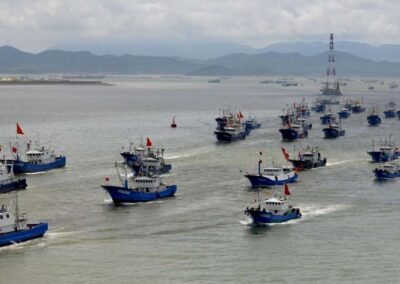 Monitorean el ingreso de barcos chinos para evitar la pesca ilegal