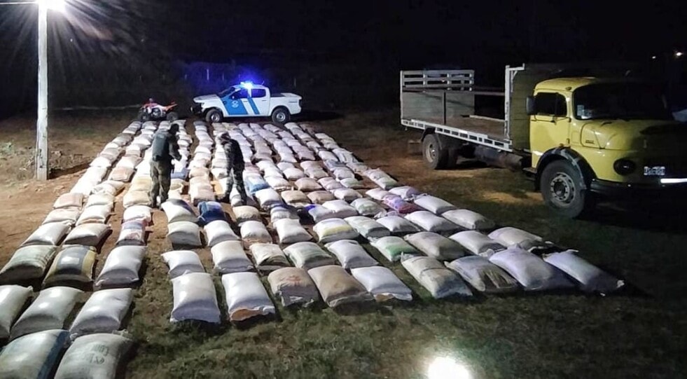 Prefectura incautó más de 17 toneladas de soja y maíz ilegal
