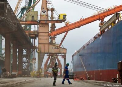 Brasil introduce medidas específicas para enfrentar covid-19 en puertos y barcos