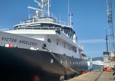 El buque Víctor Angelescu arribó al puerto de Mar del Plata