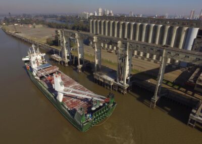 Puerto de Santa Fe podría operar con barcazas si continúa la bajante del río Paraná