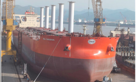 Un VLOC de nueva construcción es el primer granelero impulsado por viento