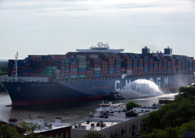 El puerto de Savannah recibió un buque de 16000 TEU, el mas grande de su historia