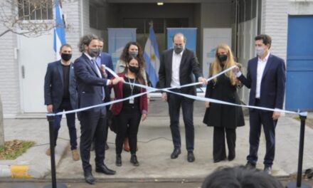 Wado de Pedro inauguró junto a Florencia Carignano la oficina de Migraciones en el Puerto de Bahía Blanca