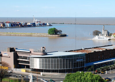Ampliación del Puerto de Colonia, incluye la demolición de la terminal de Buquebus