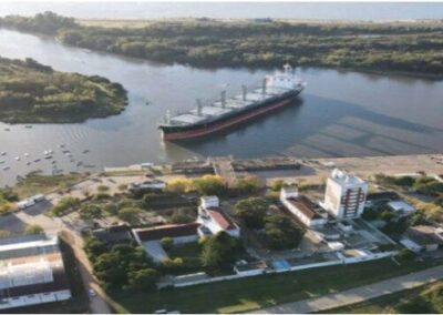 Exportación de madera desde Concepción del Uruguay hacia China