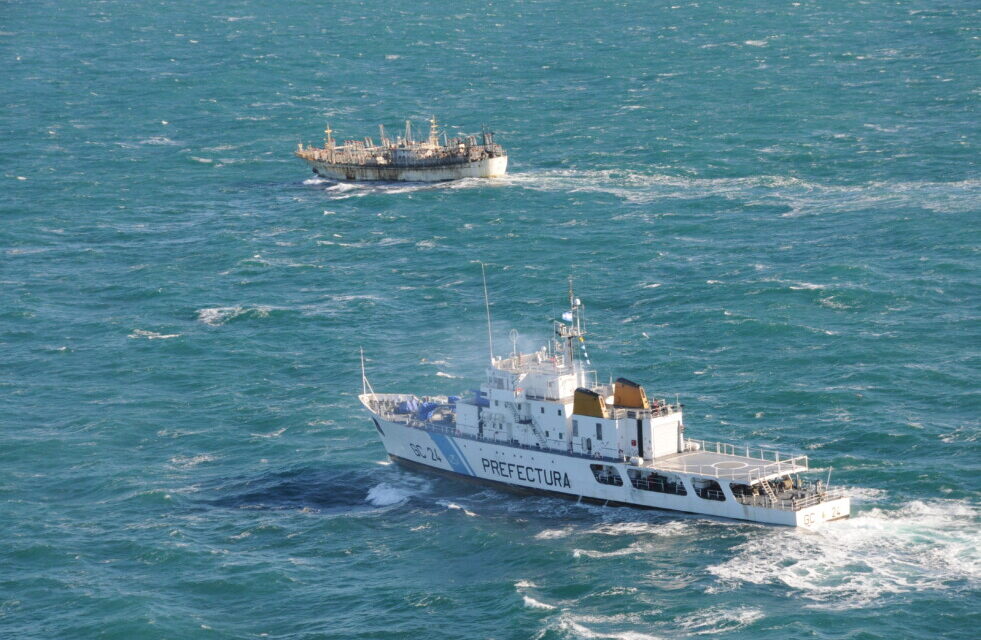 Prefectura continúa monitoreando buques extranjeros en aguas argentinas