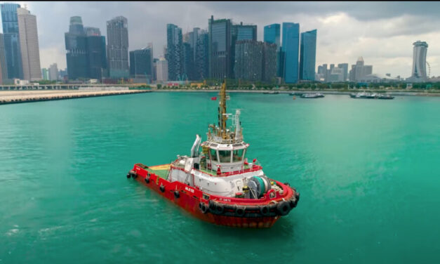 Remolcador funciona bajo control remoto en Singapur