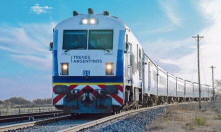 El tren de cercanía ayudaría a descomprimir el ingreso de 3.500 autos a Rosario