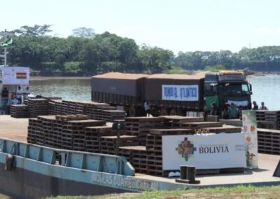 Bolivia exporta madera por hidrovía a Francia y EEUU