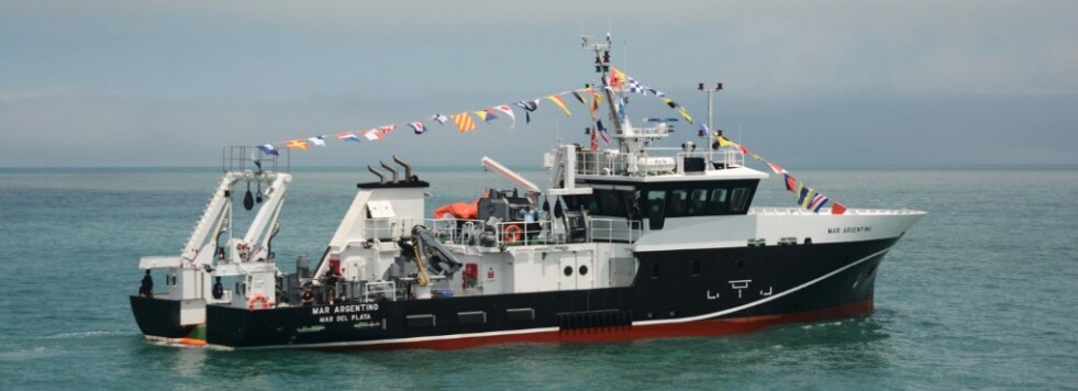 El BIP Mar Argentino prueba artes de pesca y equipamientos complementarios
