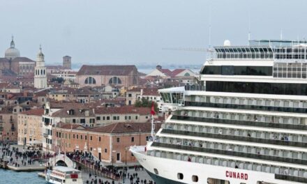 Italia prohíbe que los cruceros lleguen a Venecia