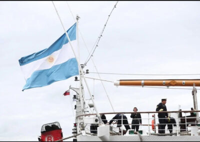 González Insfrán: Para aprovechar la Hidrovía necesitamos una Marina Mercante Nacional