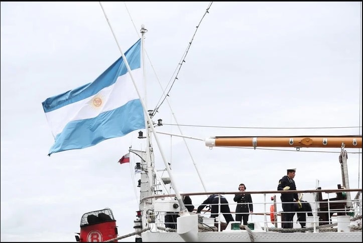 González Insfrán: Para aprovechar la Hidrovía necesitamos una Marina Mercante Nacional