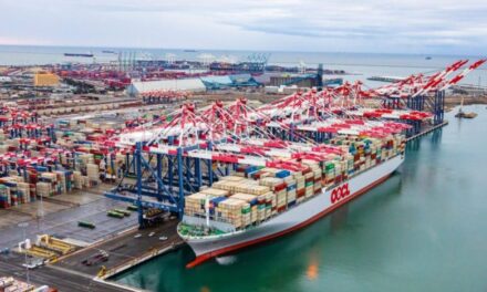 Biden se compromete a abordar los problemas de competencia en el transporte marítimo de línea