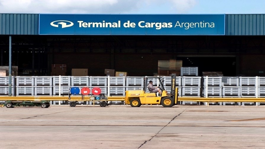 Acuerdo para fortalecer el trabajo con las compañías aéreas y de cargas en Ezeiza